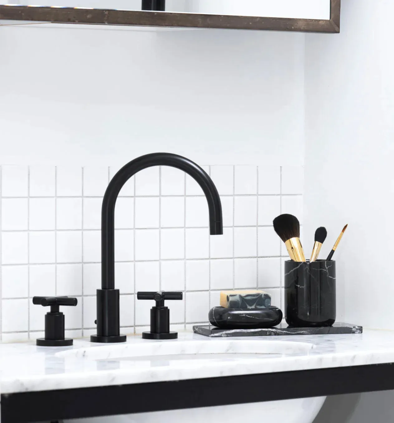 Black Marble Toothbrush Holder