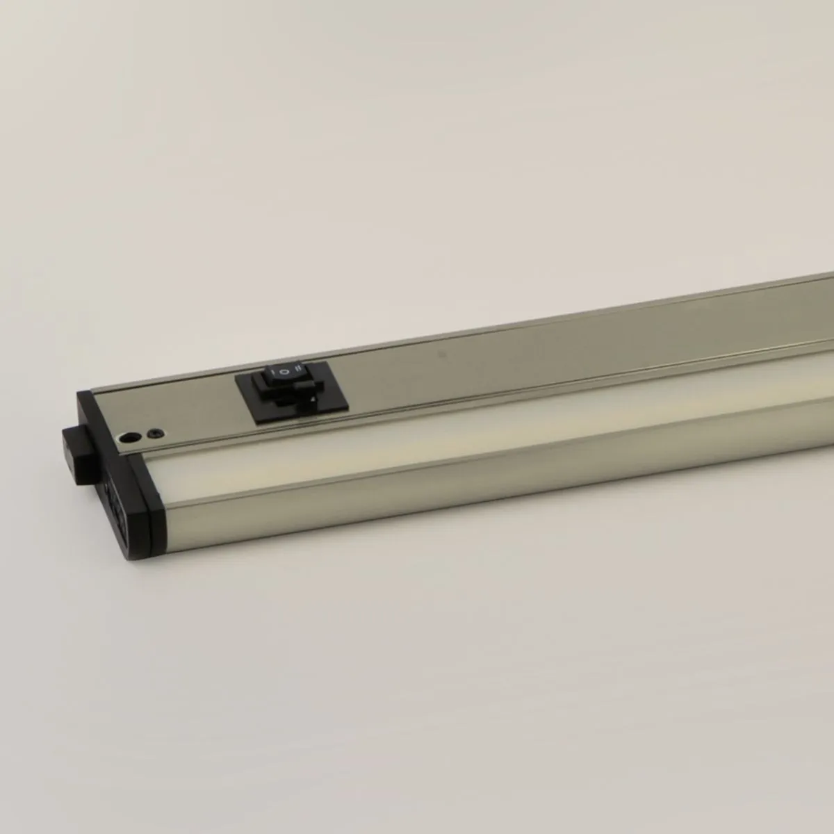 CounterMax 5K 24 Inch LED Under Cabinet Light, 2700K to 5000K, 1560 Lumens, 120V, Bronze