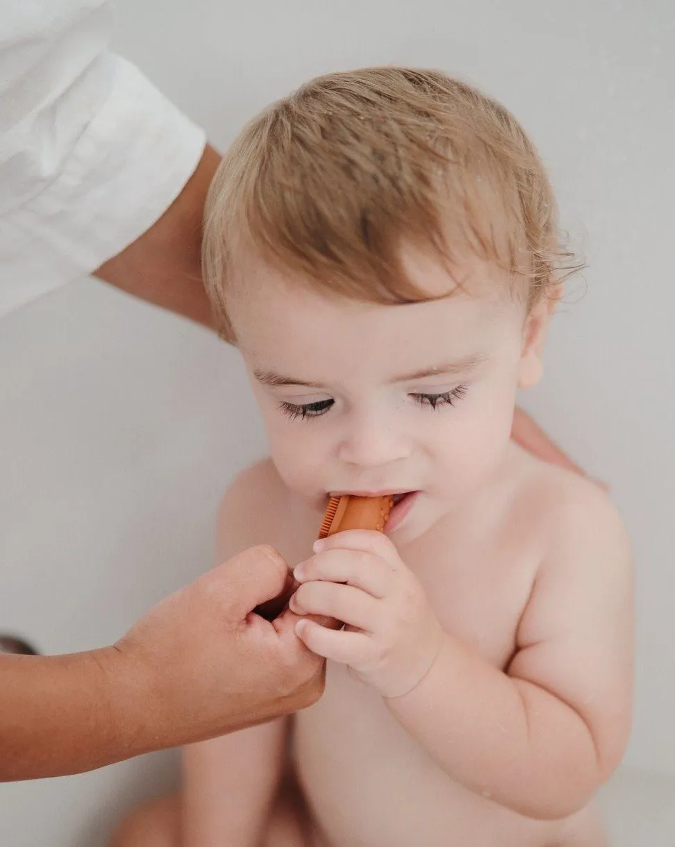 Finger Toothbrush | Clay/Shifting Sand