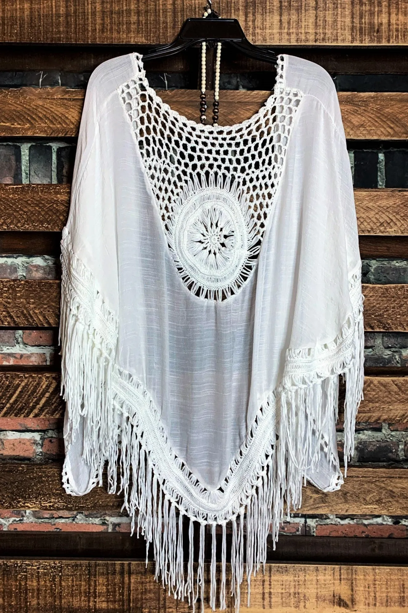 LIVING FREE BOHO CROCHET FRINGE KIMONO IN OFF-WHITE