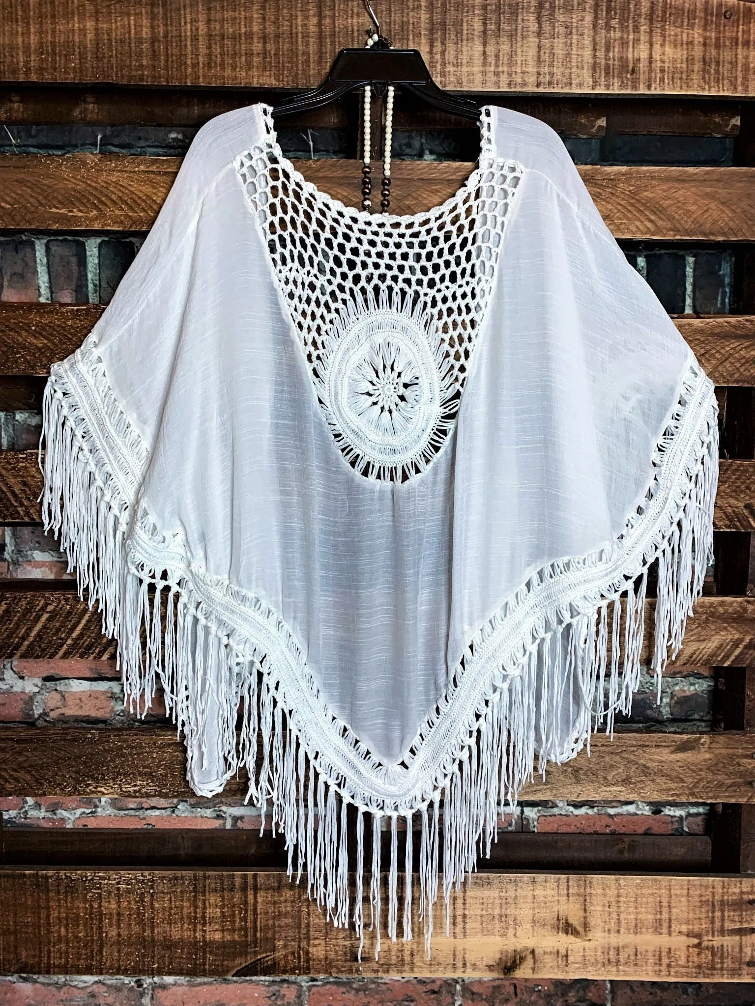 LIVING FREE BOHO CROCHET FRINGE KIMONO IN OFF-WHITE