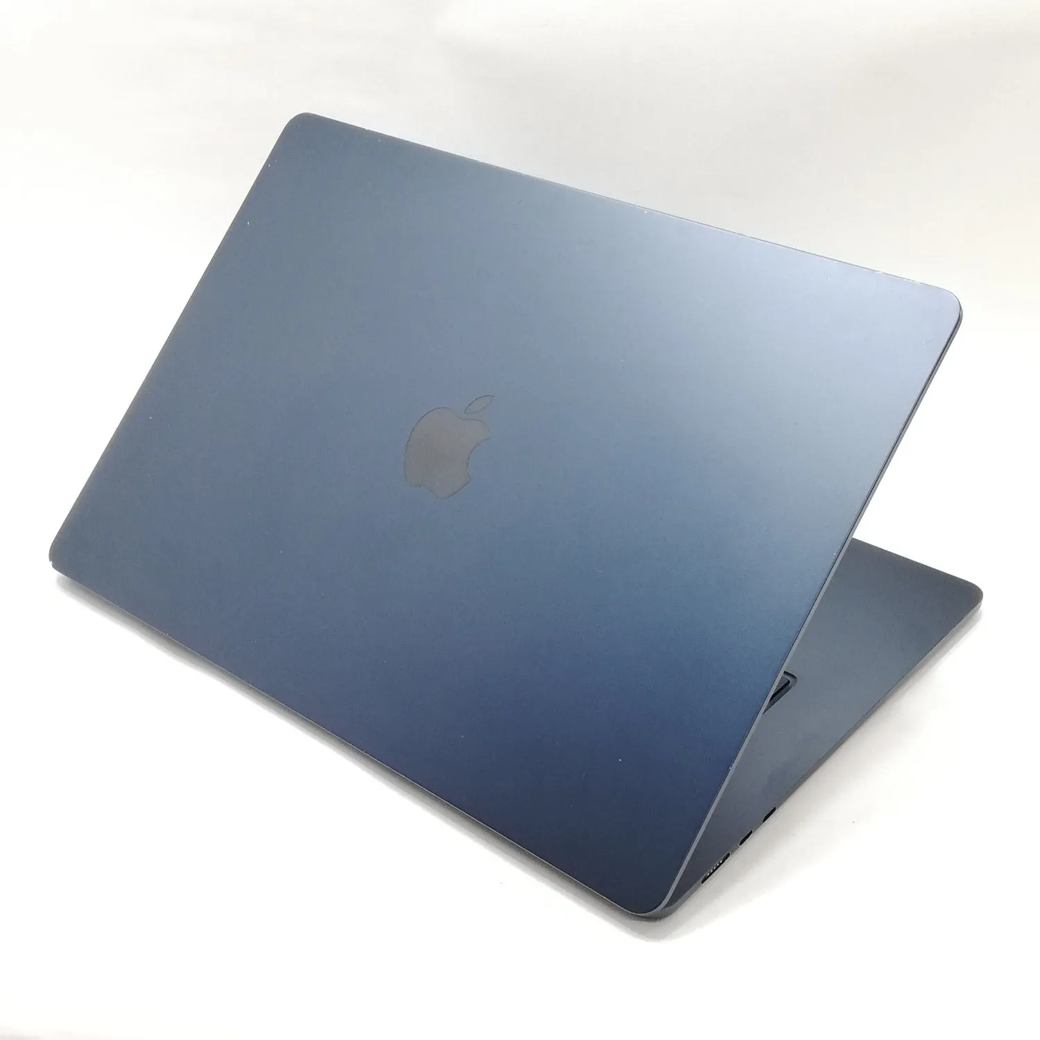 MacBook Air M2 / 15インチ / 2023 / 8GB / 256GB / ミッドナイト / ランク:C / MQKW3J/A / 【中古品管理番号:34415】