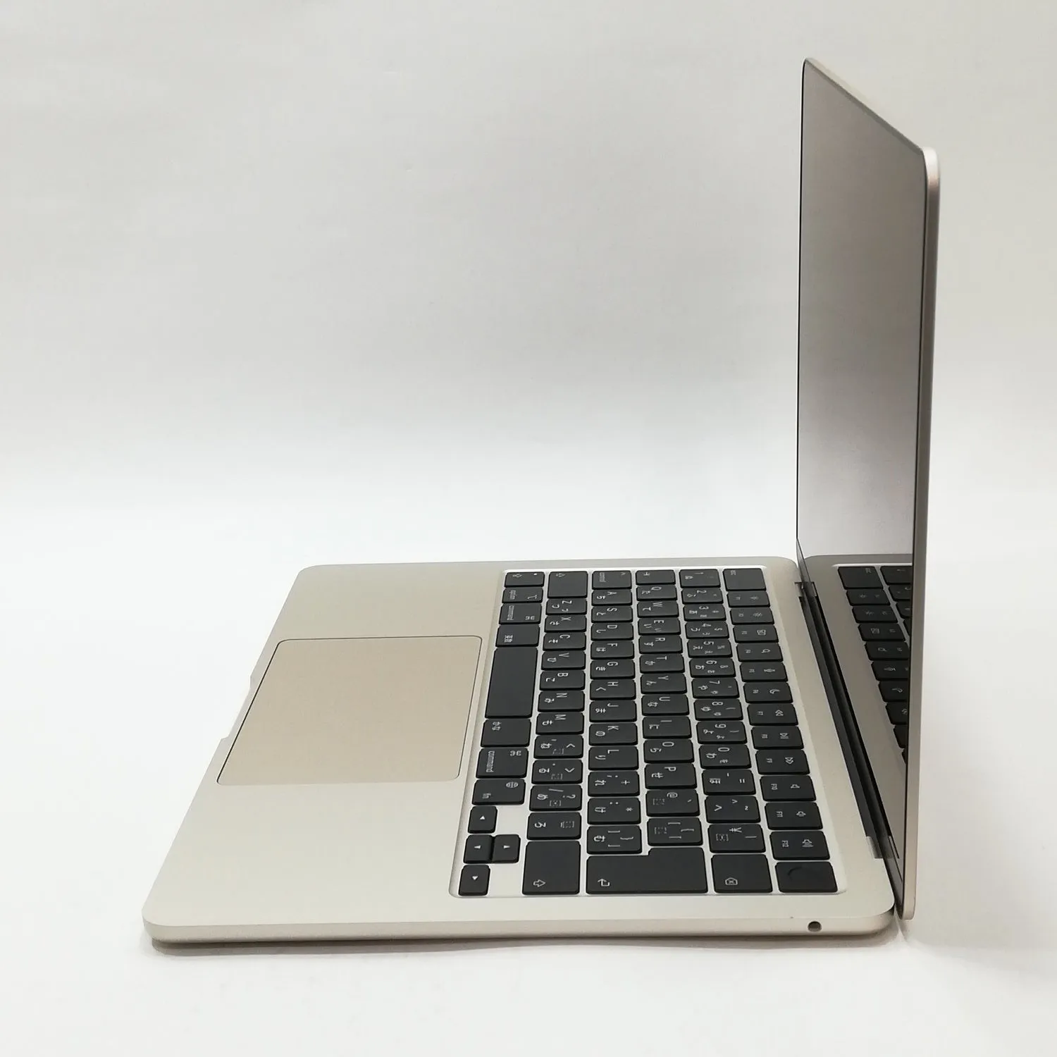 MacBook Air M3 / 13インチ / 2024 / 8GB / 256GB / スターライト / ランク:A / MRXT3J/A / 【中古品管理番号:35147】