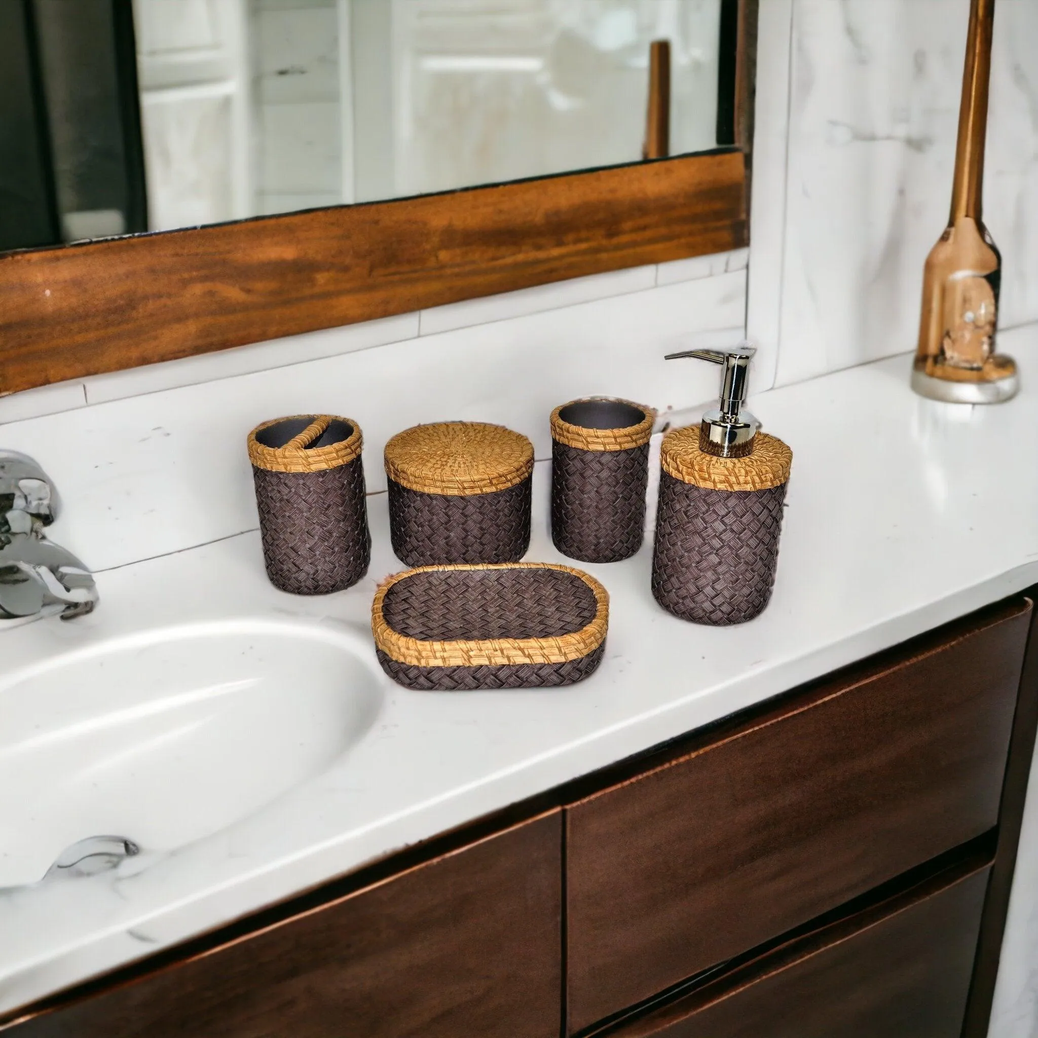 Purple Bath Set Featuring a Sleek Weave Design