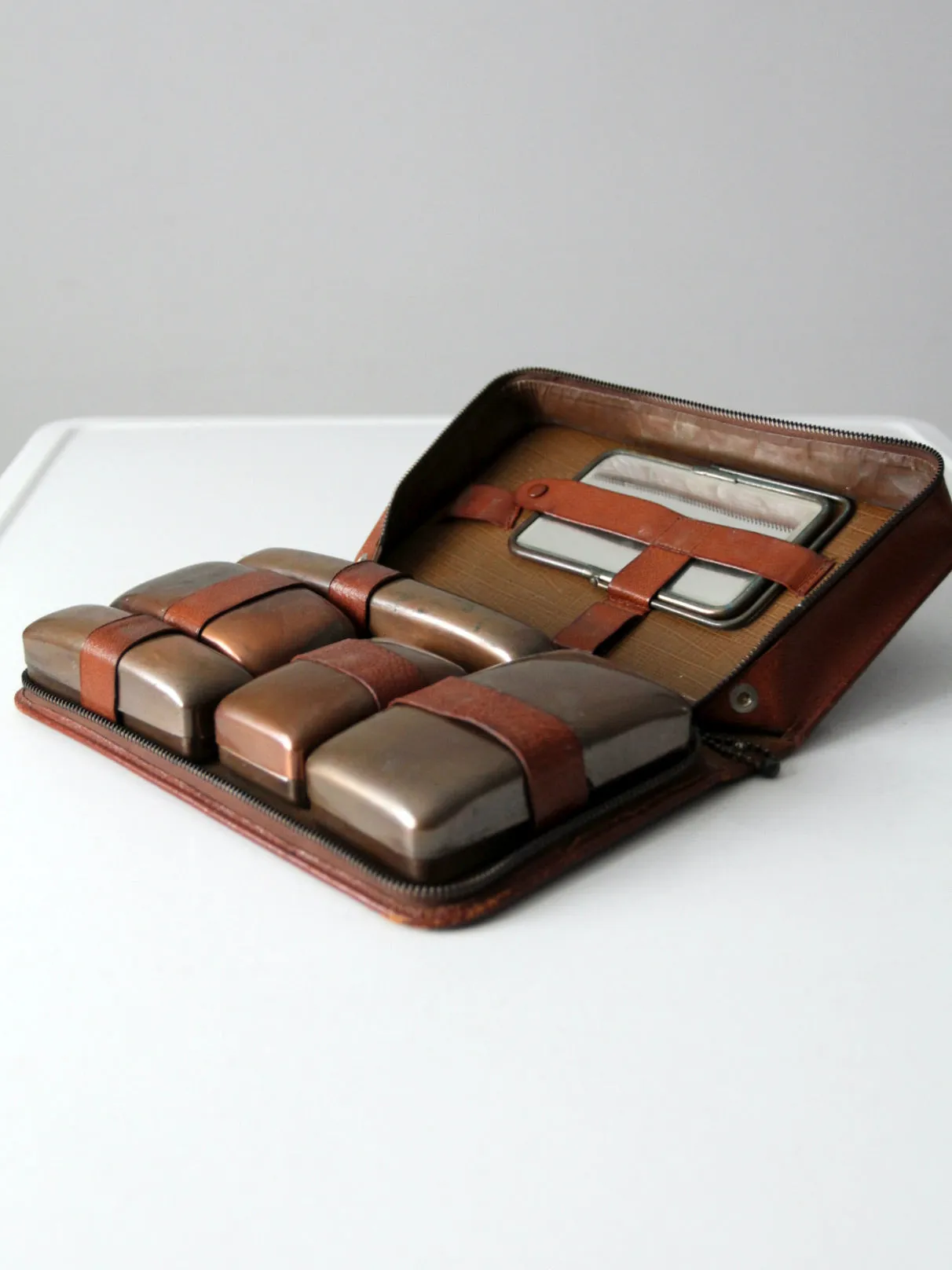 vintage Esquire dopp kit