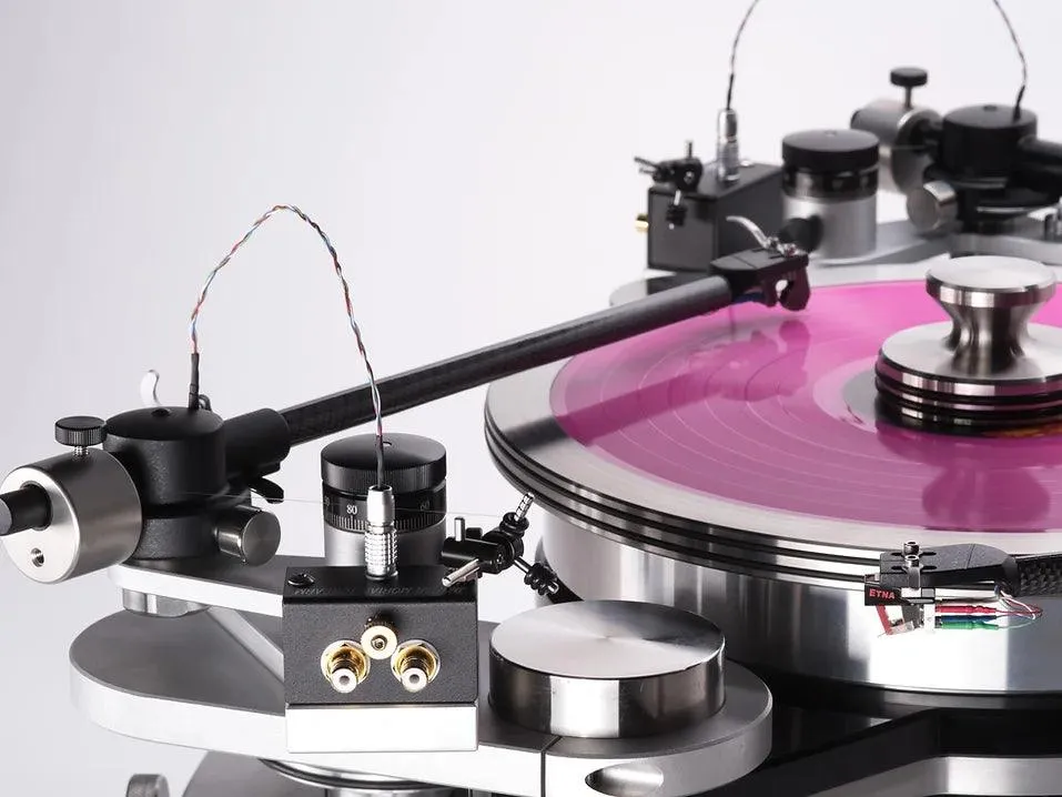 VPI Titan Turntable